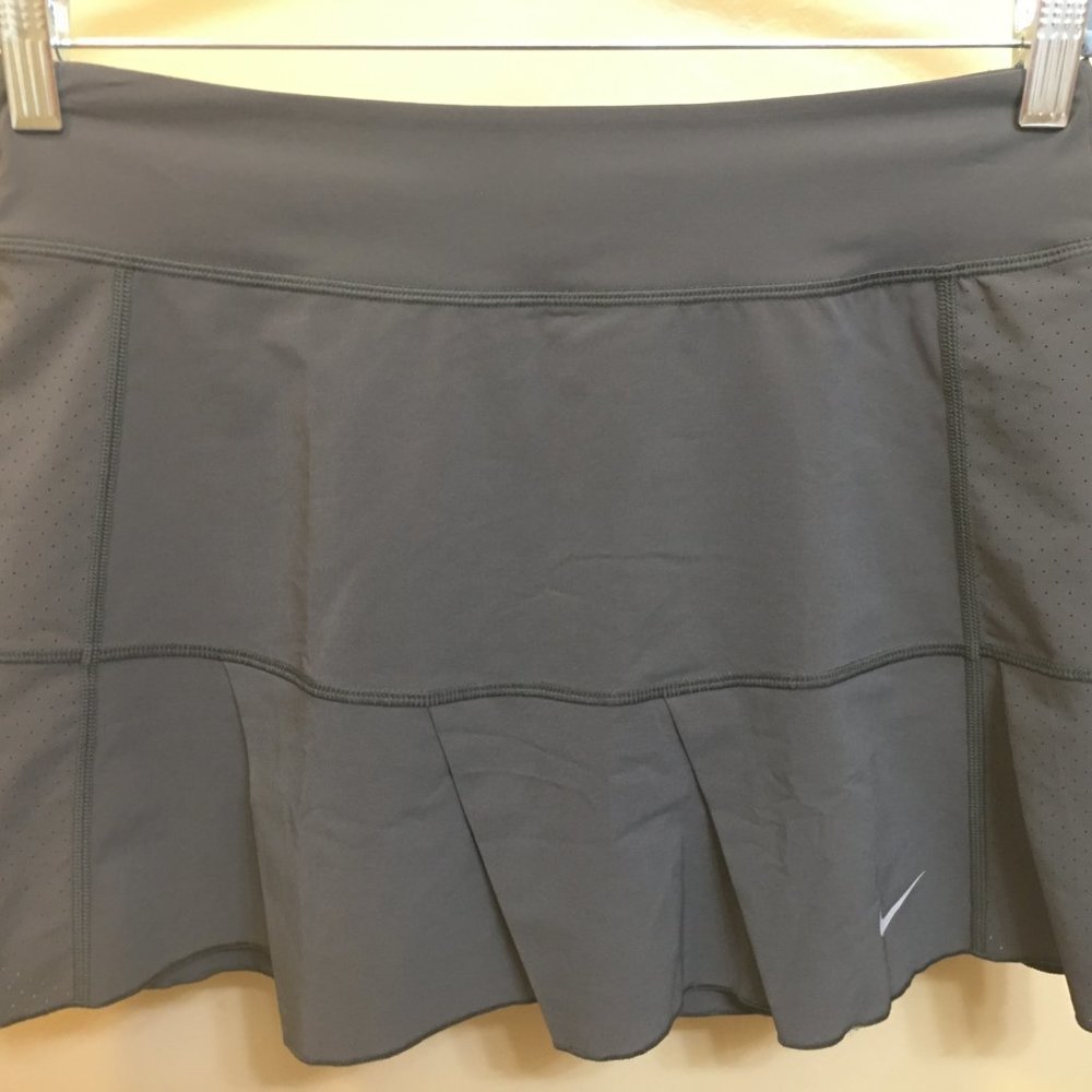 Nike skort